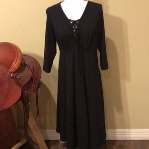 👗 NWT Torrid brand black lace up midi dress